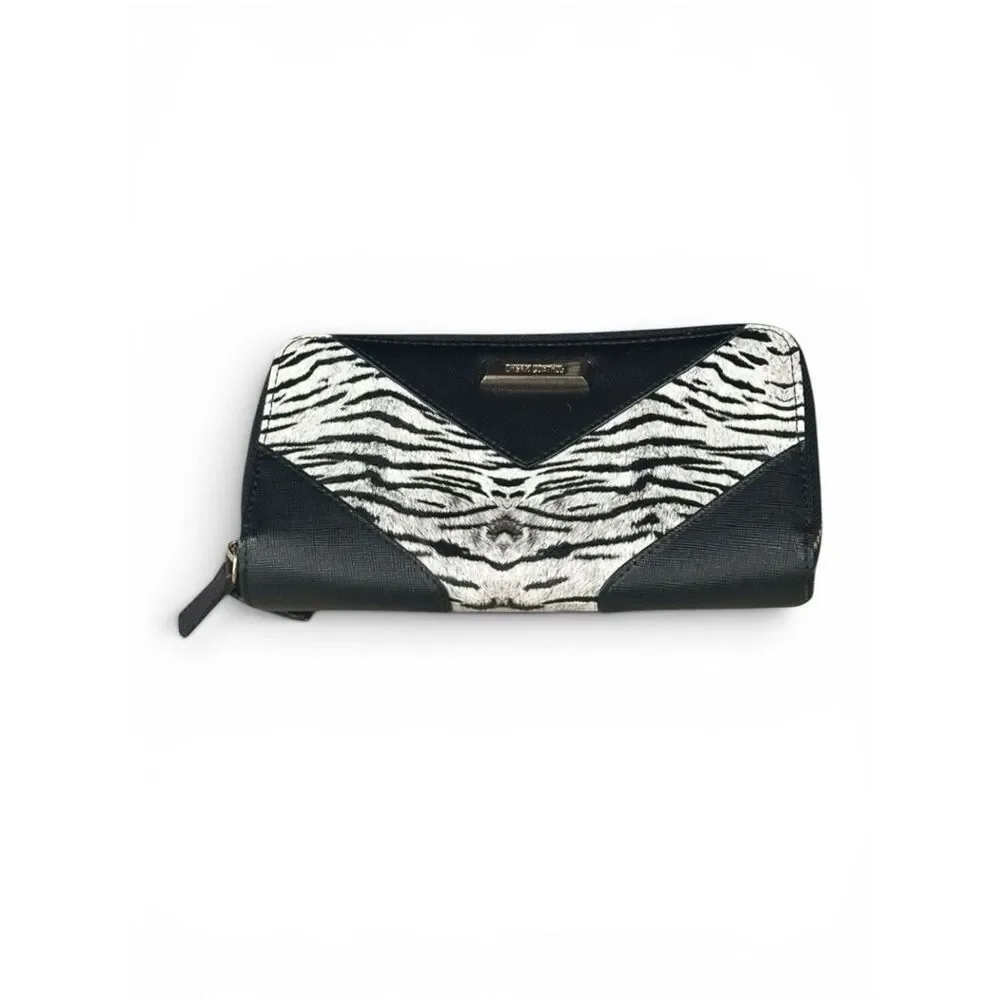 Dream Control animal print wallet NWOT